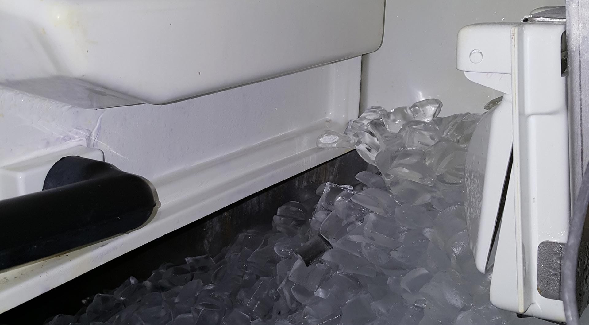 The best way to clean your ice machine